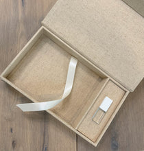 Load image into Gallery viewer, 5x7 Linen Photo Box + Mats + USB Drive
